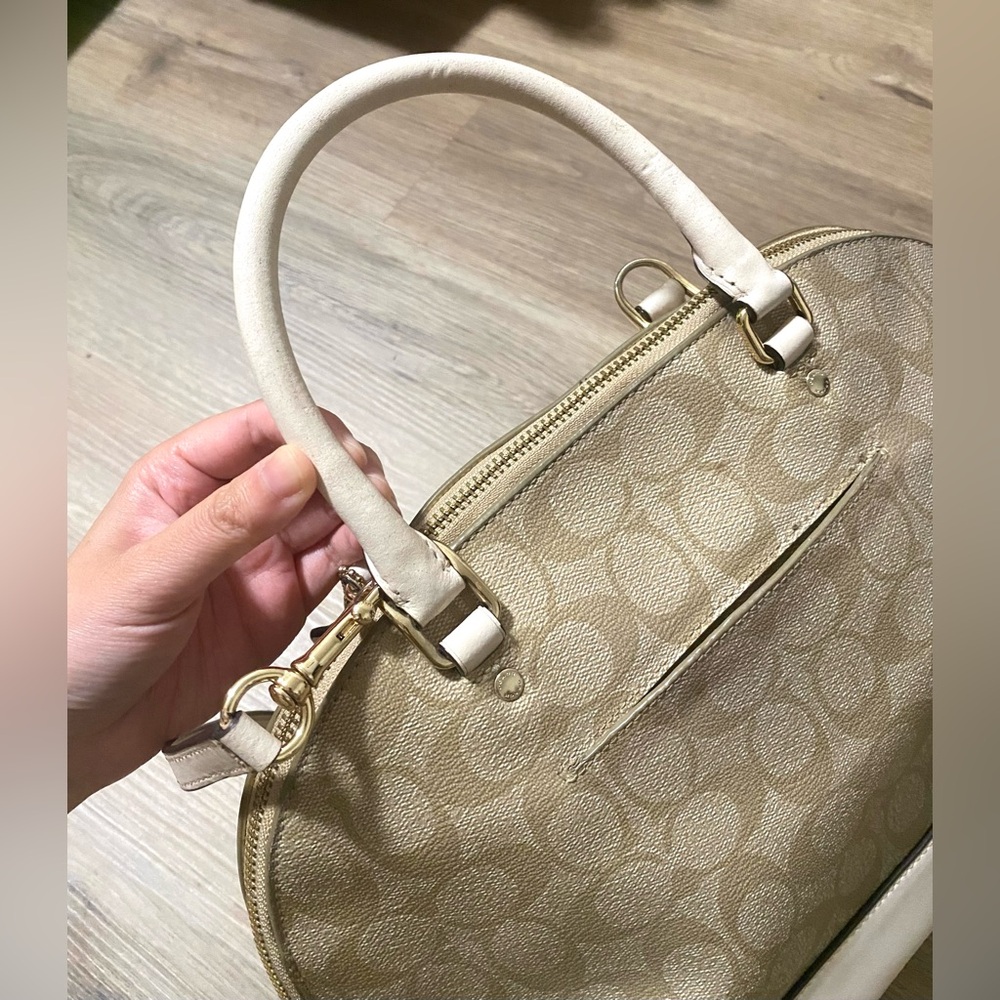 Coach Signature Crossbody Canvas/Leather Handbag With Hang Tag And Gold Hardware - Picture 11 of 11
